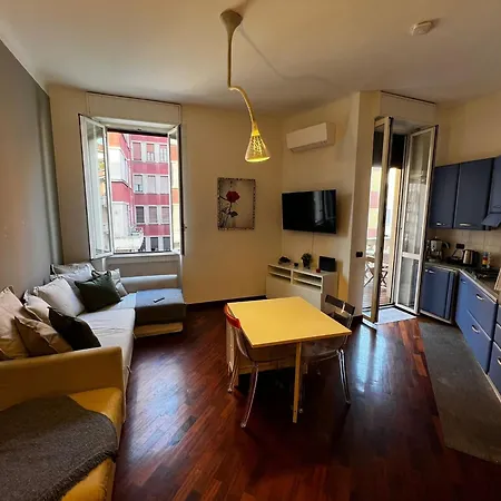 Guzzo B - Elegant Flat With Balcony At Bolivar M4 Metro * Milaan